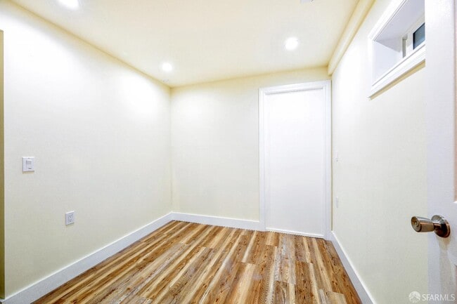 Building Photo - 2371 30th Ave