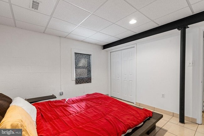 Building Photo - 9 Lakeview Terrace