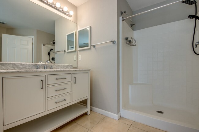 Building Photo - 2462 Nature Pointe Loop