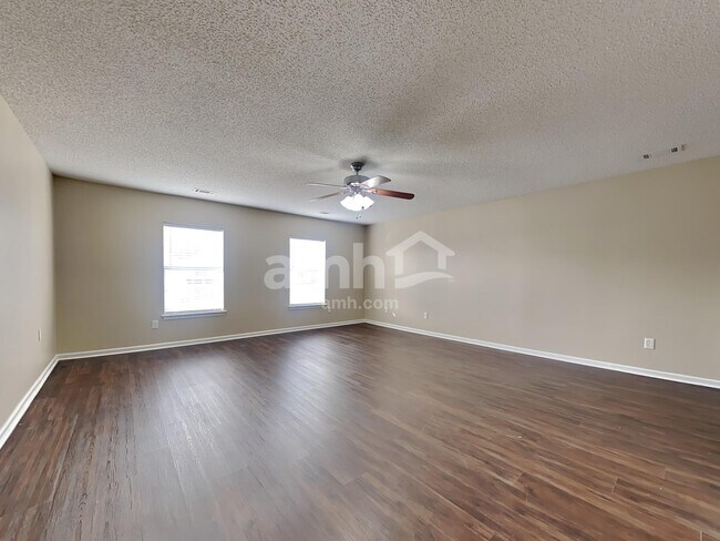 Building Photo - 2030 Clipstone Dr