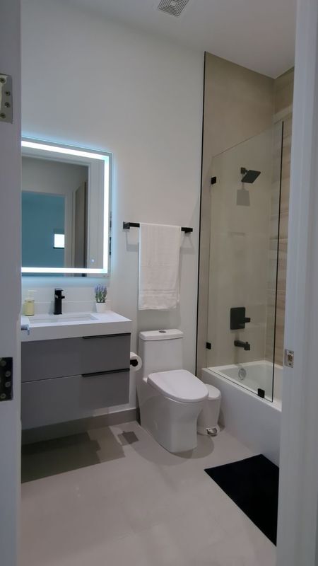 Building Photo - 308 SW 13th Ct