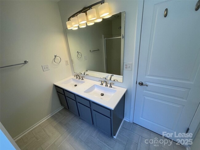 Building Photo - 11434 Heritage Green Dr