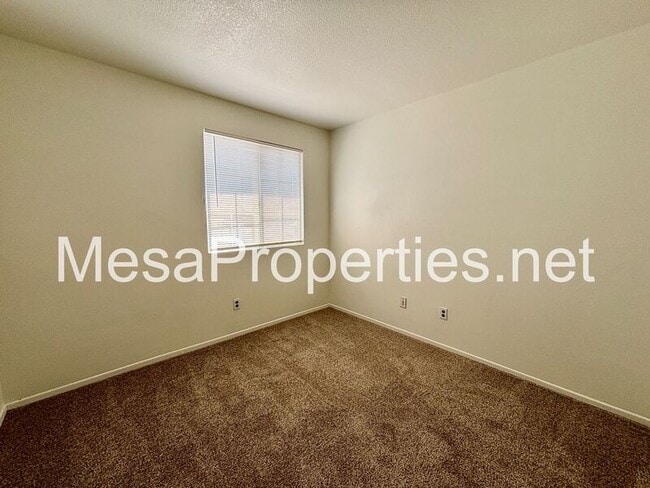 Building Photo - 15083 Brown Ln