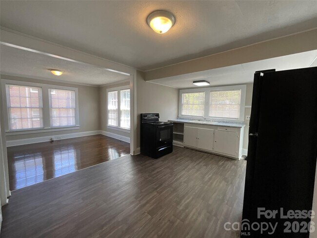 Building Photo - 94 Wilkinson Ct SE