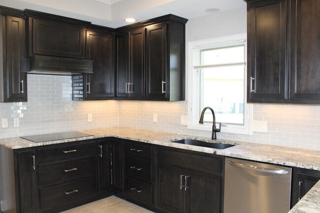 Building Photo - 10632 Lantern Bay Cove