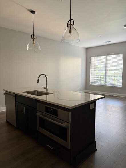 Primary Photo - 6633 Dale Dr