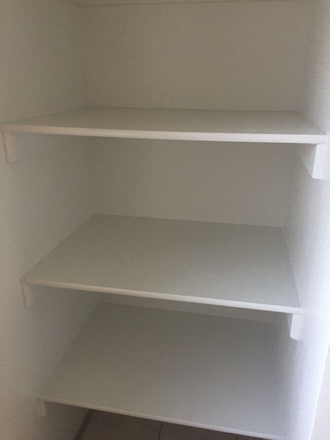 Building Photo - 1238 Urano Ct