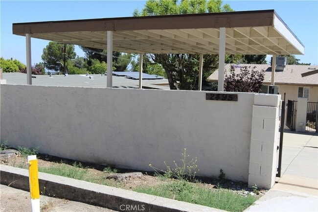 Building Photo - 2495 Vista Dr