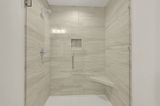 Building Photo - 609 Lee St