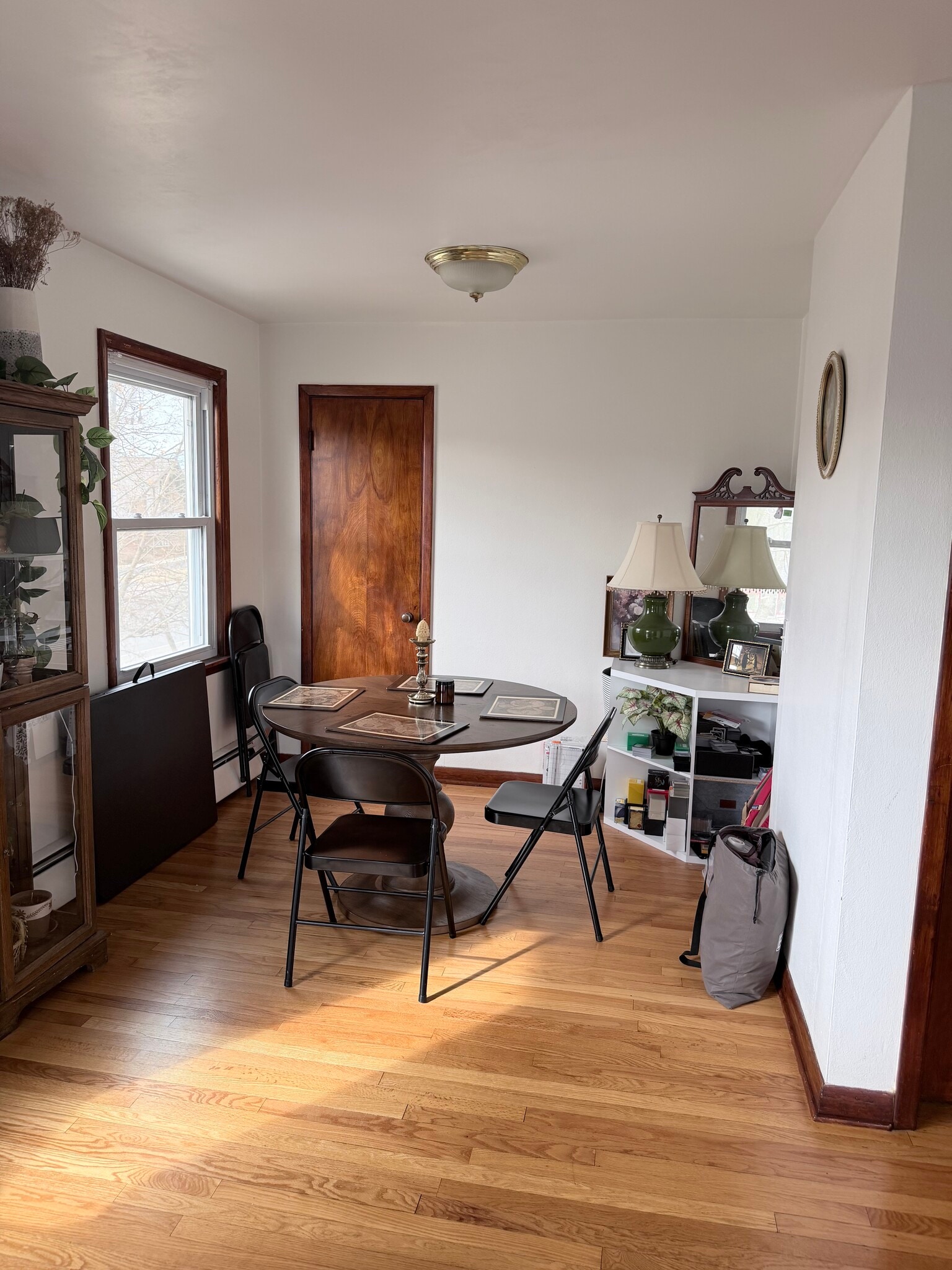 Meal nook - 2113 N Sherman Ave