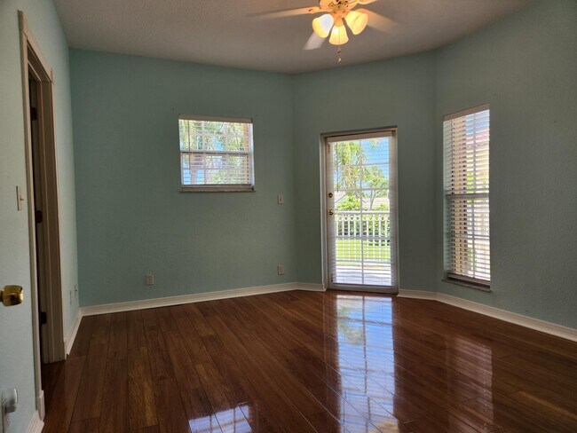 Building Photo - 17885 Fieldbrook Cir E