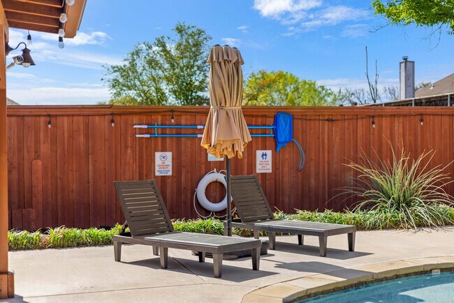 Building Photo - 324 Woodcrest Dr