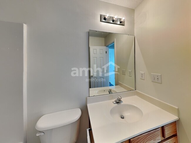 Building Photo - 710 Woodington Ln