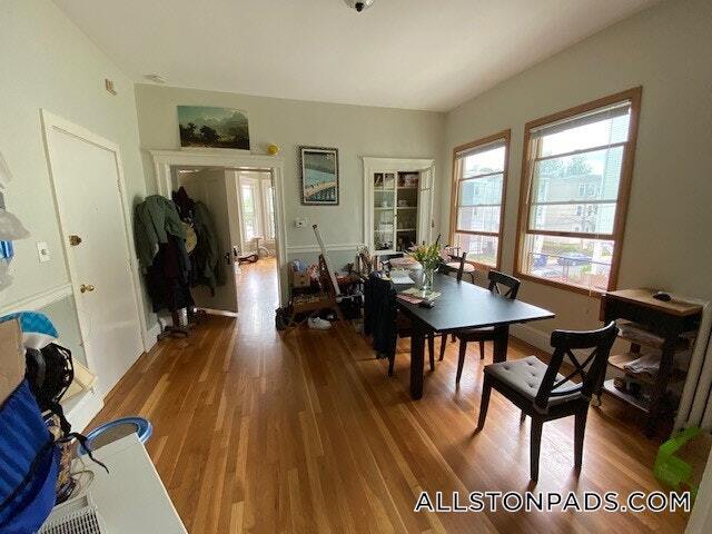 Building Photo - 77 Easton St