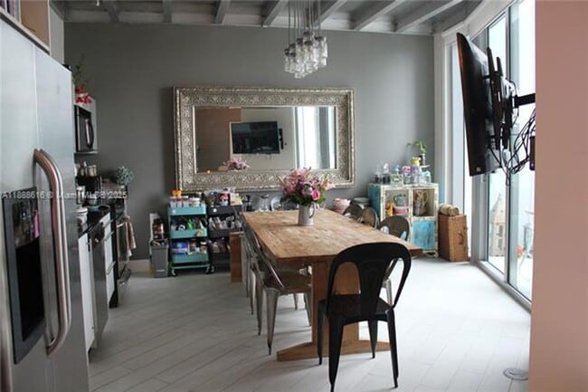 Building Photo - 690 SW 1st Ct