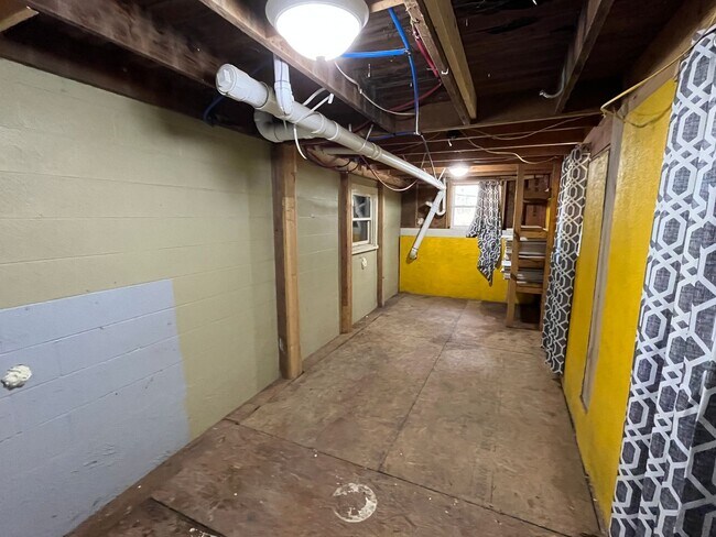 Building Photo - 2535 Marble St