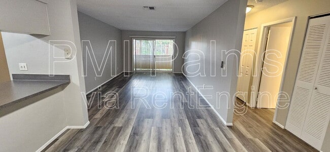 Building Photo - 604 Kenwick Cir