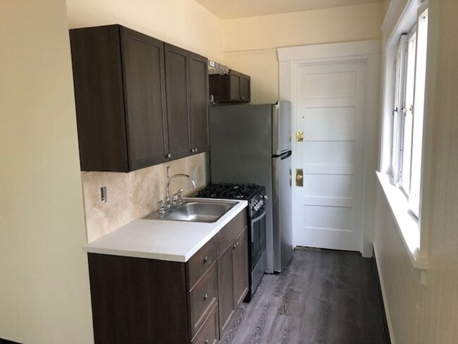 Building Photo - 286c