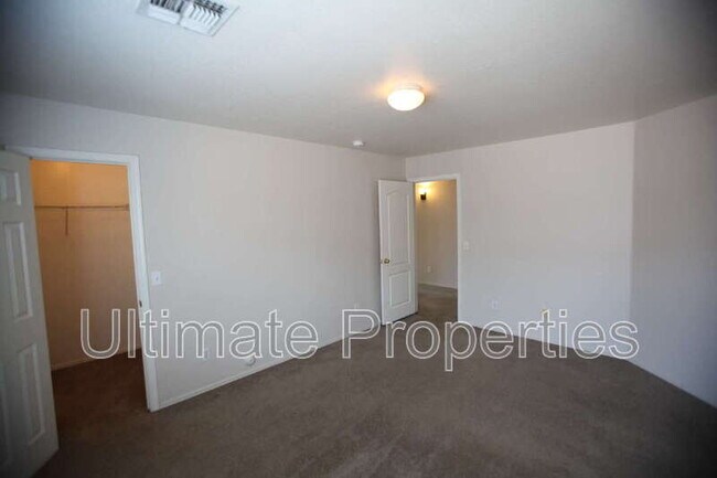 Building Photo - 2215 N 92nd Glen