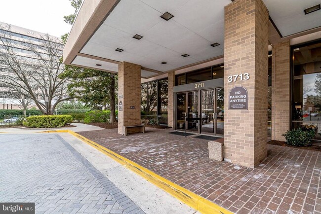 Building Photo - 3713 S George Mason Dr