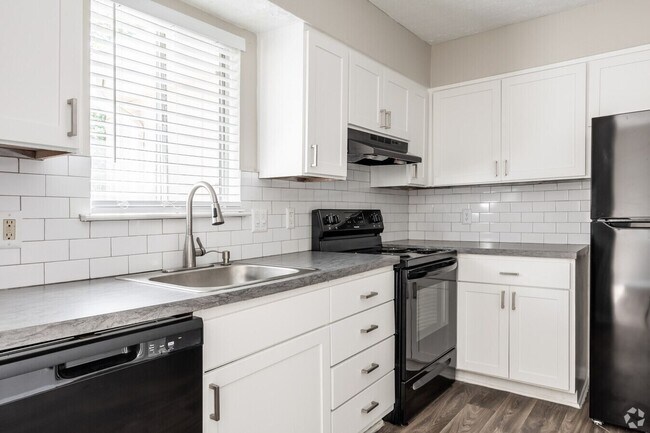 Building Photo - Hidden Woods Apartments