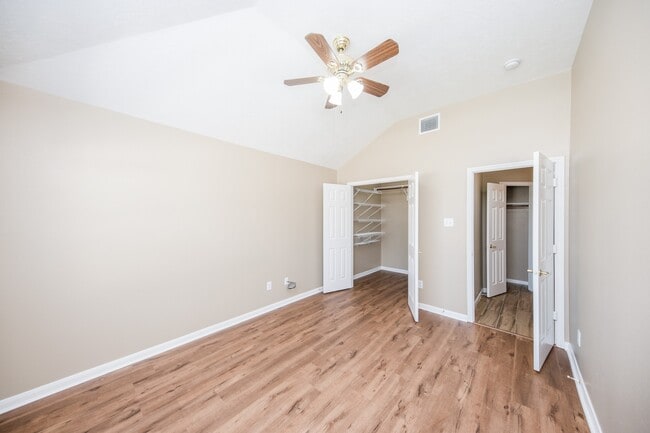 Building Photo - 19247 Dillsbury Ct