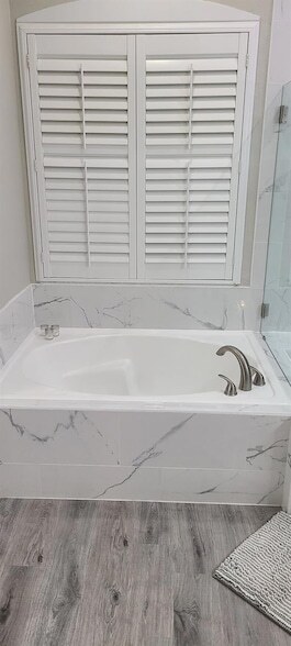 Building Photo - 2847 Majestic Isle Dr