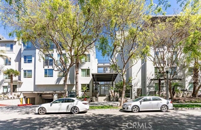 Building Photo - 6001 Crescent Prk E