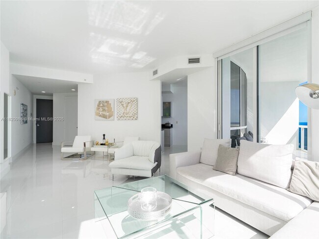 Building Photo - 18201 Collins Ave