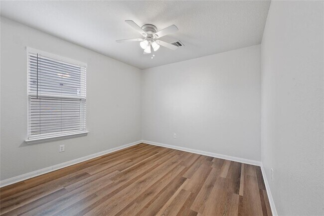 Building Photo - 221 Koontz Lp