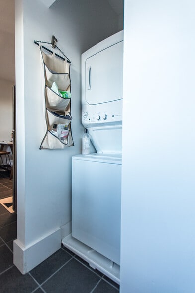 Building Photo - 1052 St Gregory St