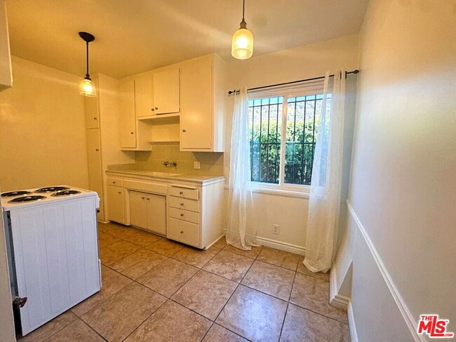 Building Photo - 110 S Rampart Blvd