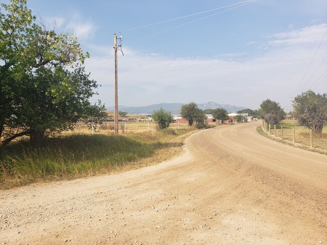 Building Photo - * September to May* Horse- friendly 2 bedr...