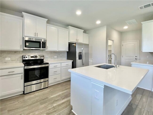 Building Photo - 208 Caisson Trl
