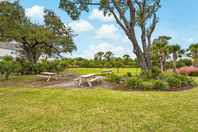 Building Photo - Beautifull Furnished Townhome - Nokomis - 2 Bedroom 2.5 bath plus office -1 Car Garage