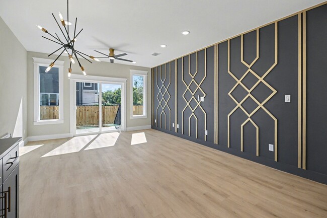 Building Photo - 5000 Higgins St