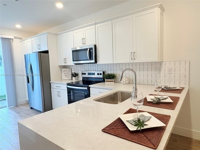 Building Photo - 227 SW 171st Ln