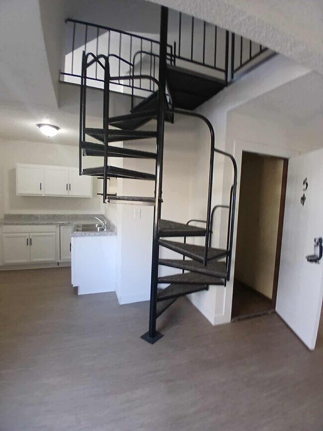 Building Photo - 901 Virginia St