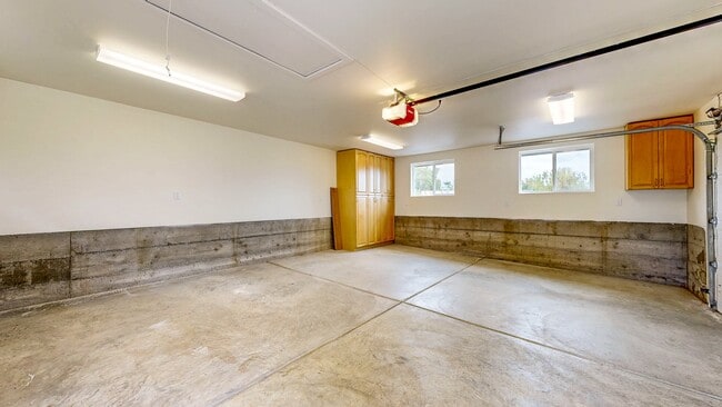 Building Photo - 9901 Old Camp Ln