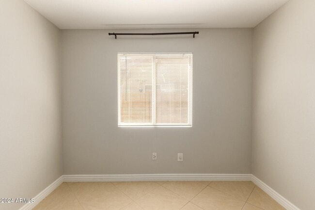 Building Photo - 3212 E Oraibi Dr