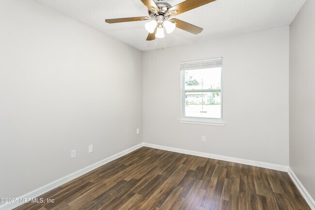 Building Photo - 2065 Chelwood Ct