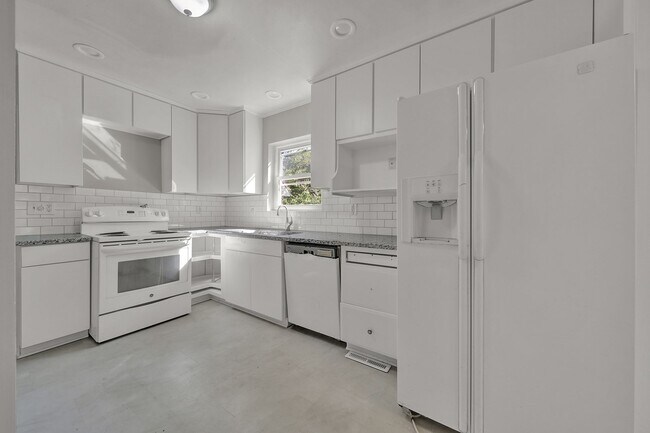 Building Photo - Lovely 3 Bed 2 Bath Home in Monroe!
