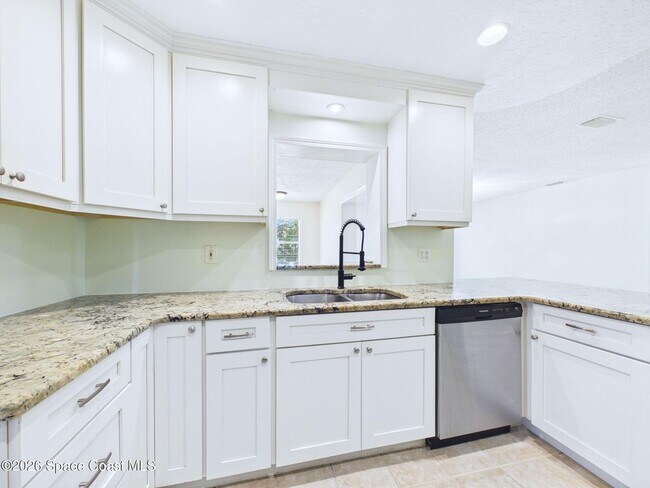 Building Photo - 1523 Breese St NE