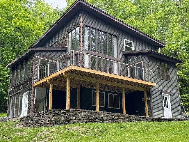 Primary Photo - 4-Bedroom 3-Bath House in Quechee