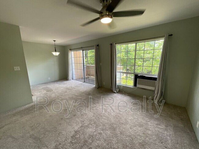 Building Photo - 625 Mananai Pl