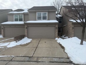 Building Photo - "Chic & Spacious 2-Bed Condo in Sterling Heights – 2.5 Baths & 1383 Sq. Ft. of Comfort!"