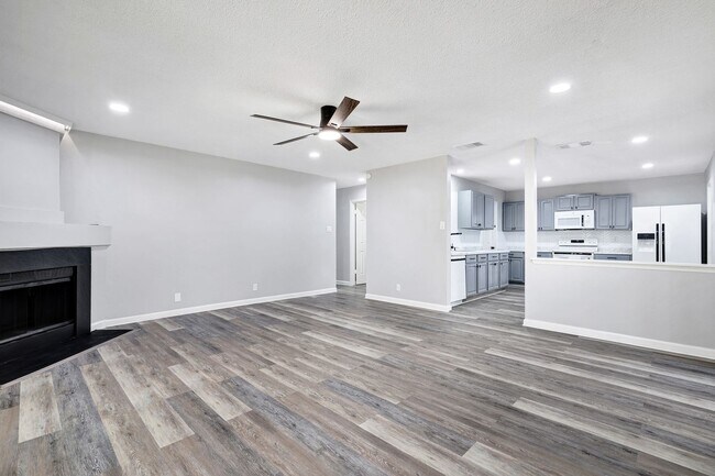 Building Photo - ***APPLICATION CURRENTLY UNDER REVIEW***Co...