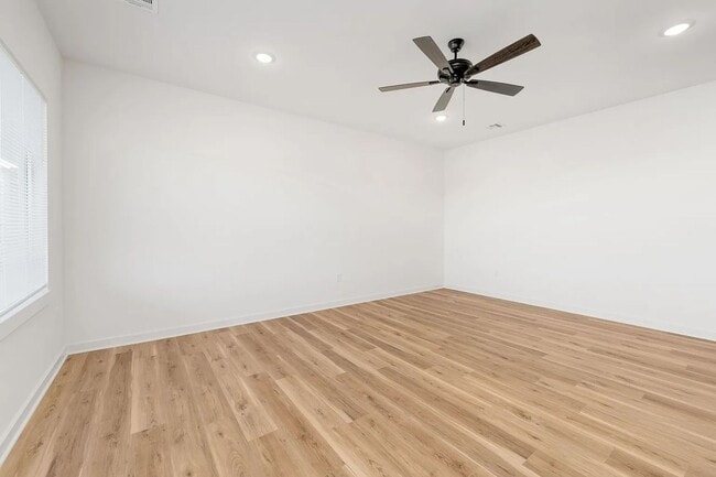 Building Photo - NEW Construction 3 Bedroom Duplex!
