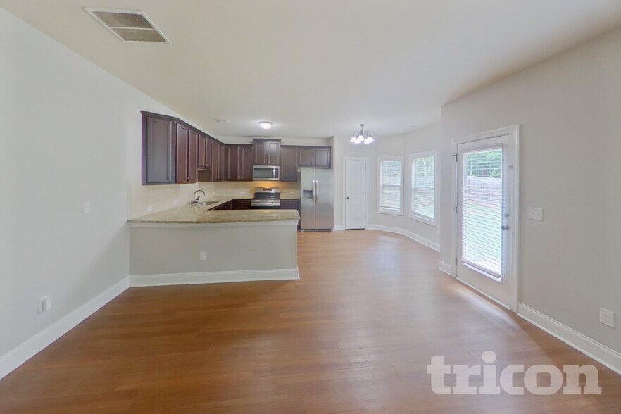 Building Photo - 217 Adeline Ln