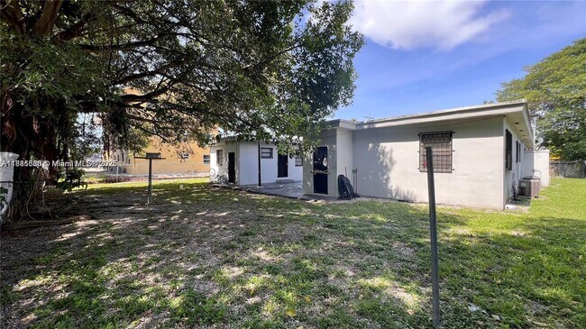 Building Photo - 3701 NW 24th Ave